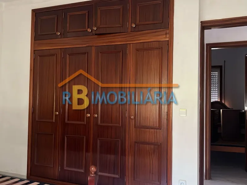 Conjunto de 2 moradias geminadas em Mansores