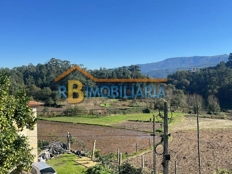 Conjunto de 2 moradias geminadas em Mansores