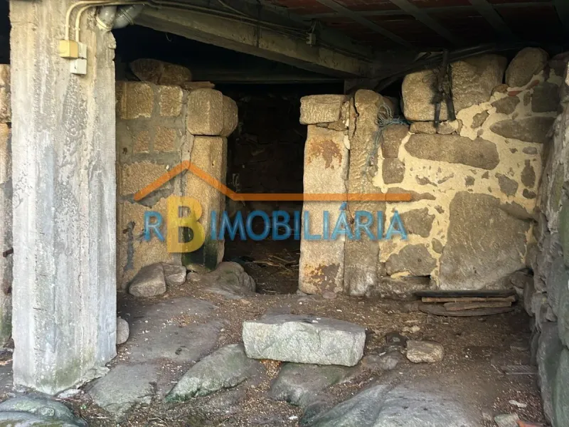 Conjunto de 2 moradias geminadas em Mansores