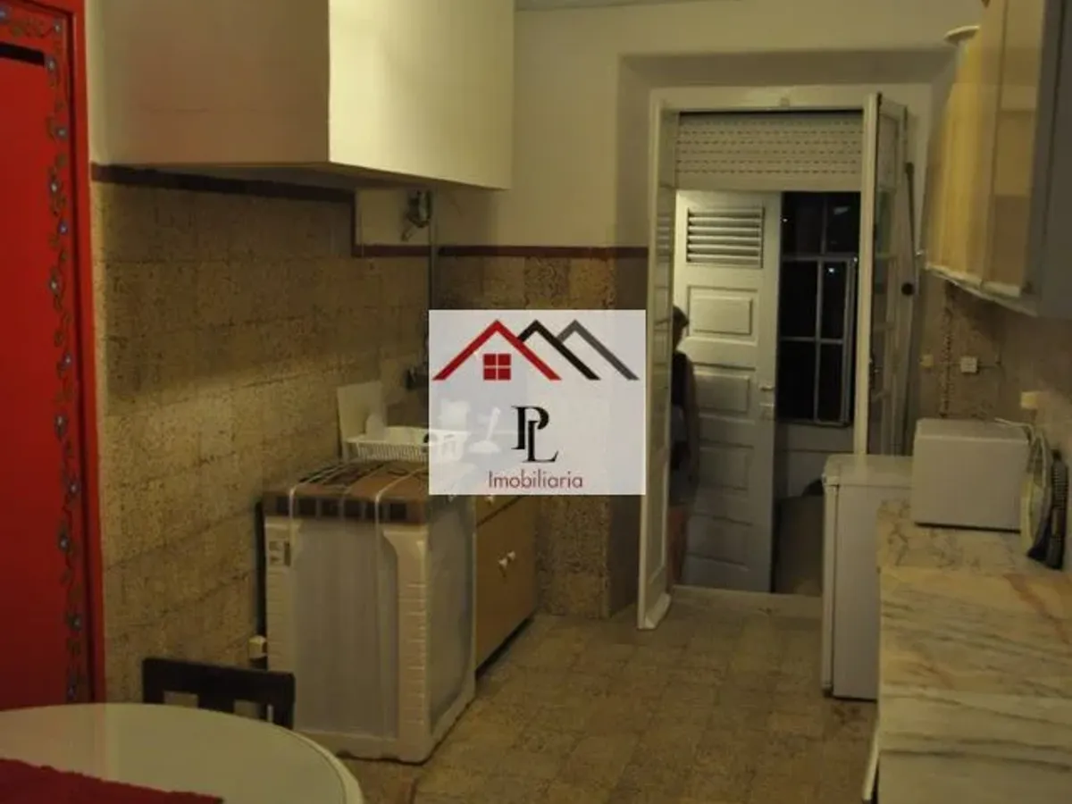 Apartamento T4 Junto a Faculdade Economia ( A229PV)