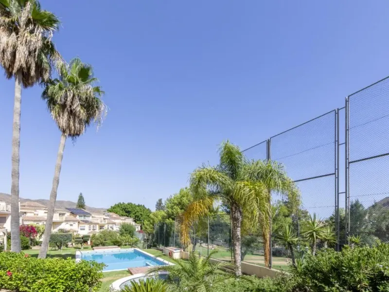 VIVIENDA ADOSADA EN ENVIA GOLF REF:2338