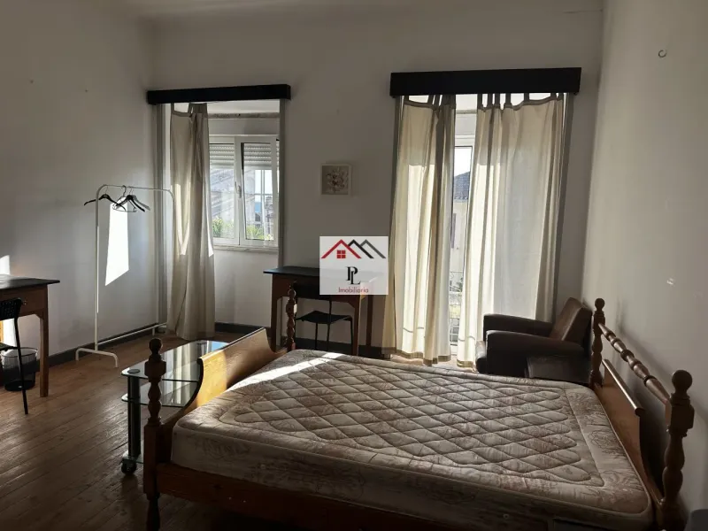 Apartamento T4 Junto a Faculdade Economia ( A229PV)
