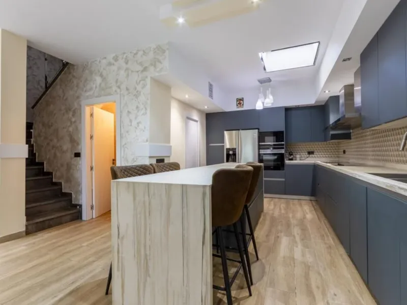 VIVIENDA ADOSADA EN ENVIA GOLF REF:2338