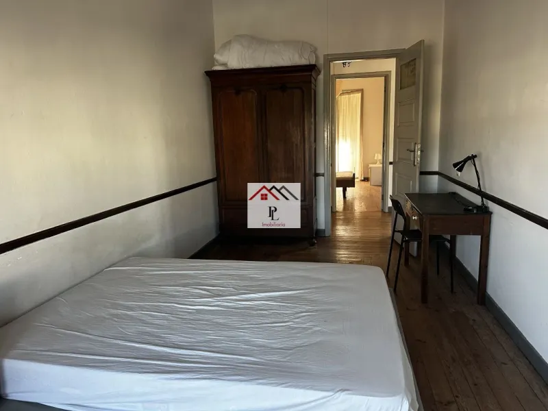 Apartamento T4 Junto a Faculdade Economia ( A229PV)