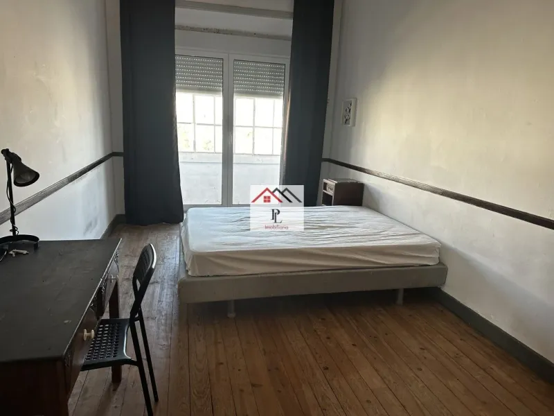 Apartamento T4 Junto a Faculdade Economia ( A229PV)