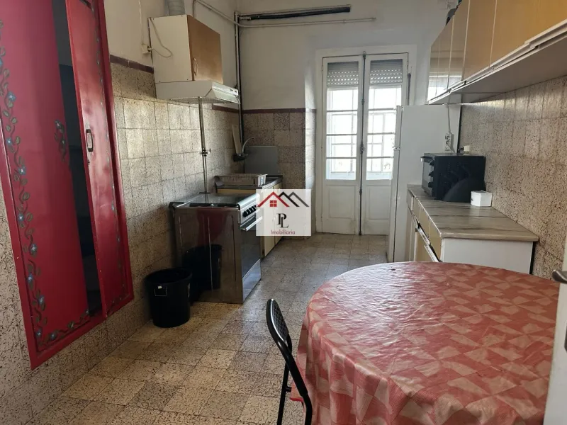 Apartamento T4 Junto a Faculdade Economia ( A229PV)