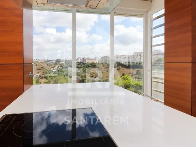 Moradia T6 com Piscina no Centro da Cidade Santarém