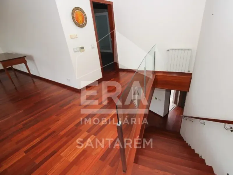 Moradia T6 com Piscina no Centro da Cidade Santarém