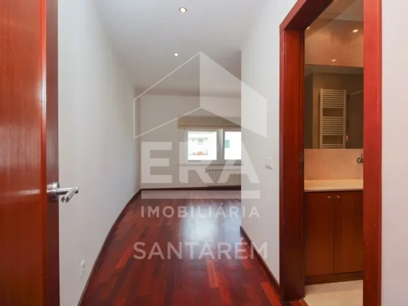 Moradia T6 com Piscina no Centro da Cidade Santarém