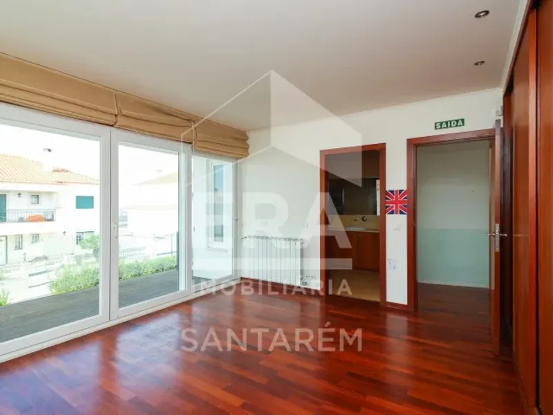 Moradia T6 com Piscina no Centro da Cidade Santarém