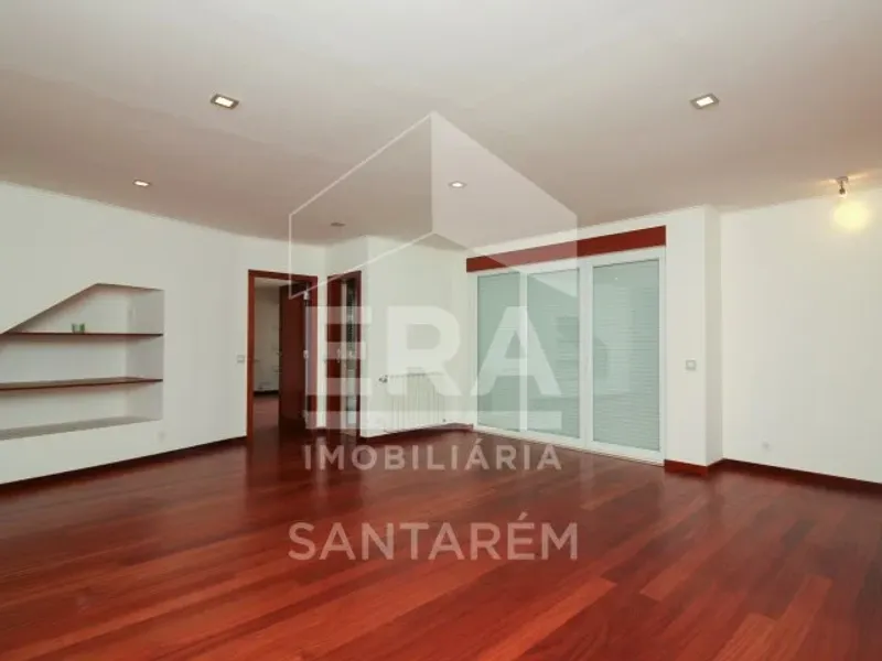 Moradia T6 com Piscina no Centro da Cidade Santarém