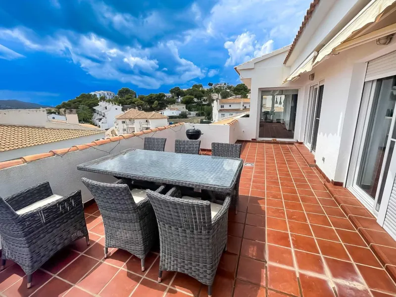 Ático Exclusivo en el Corazón de Altea con Vistas al Mar