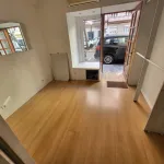 Loja em localização premium c/ muita passagem 2