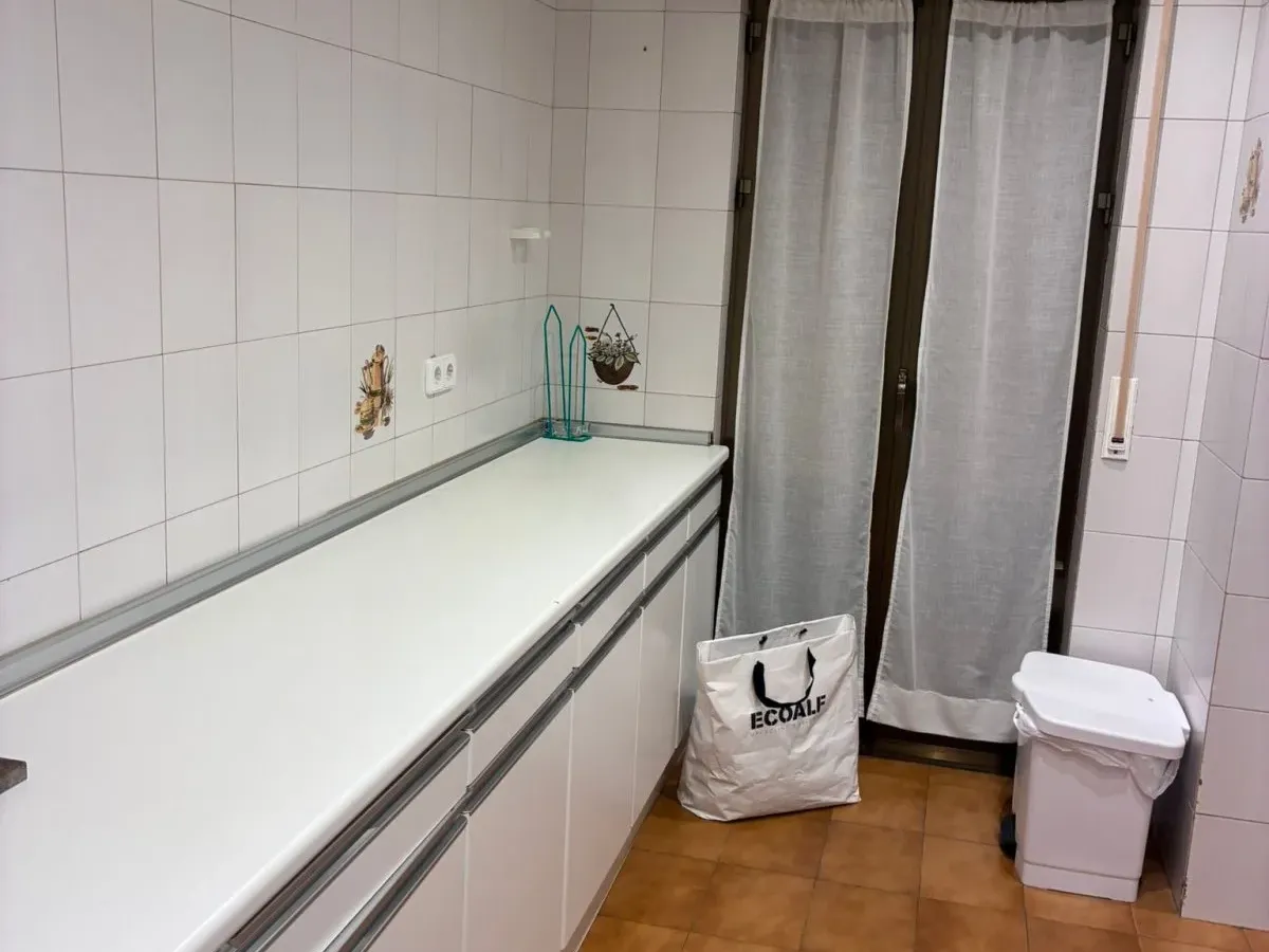 PISO DE CUATRO HABITACIONES EN SAN ROQUE