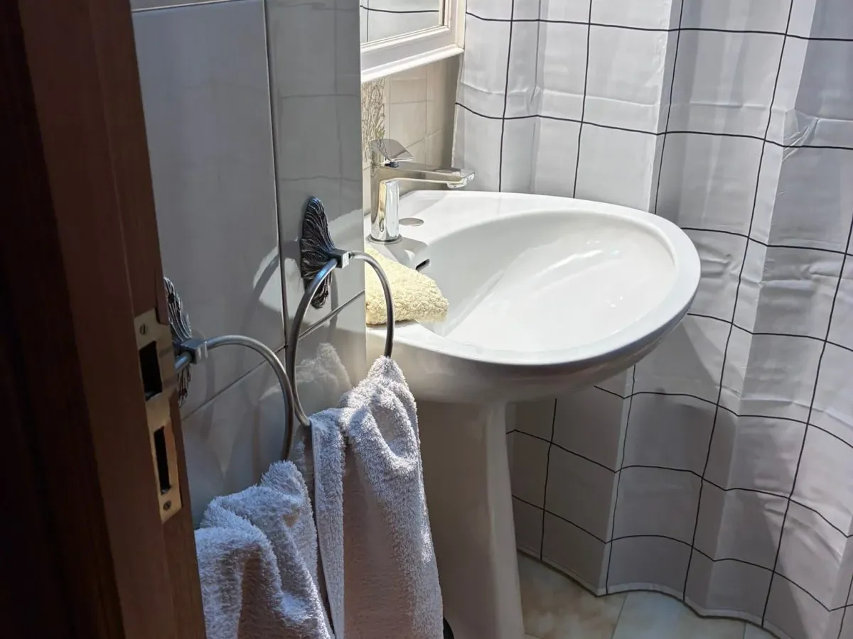 PISO DE CUATRO HABITACIONES EN SAN ROQUE