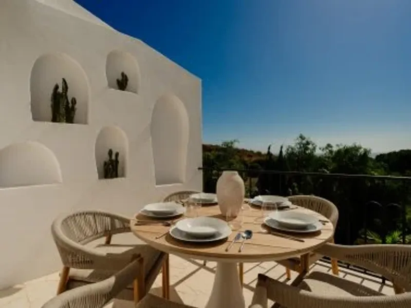 Modern townhouse with private heated pool near Cabopino beach, Artola