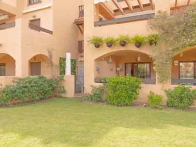 2 bed, 2 bath 2 Bed Apartment for sale in Estepona Costa Del Sol, Málaga, Spain.