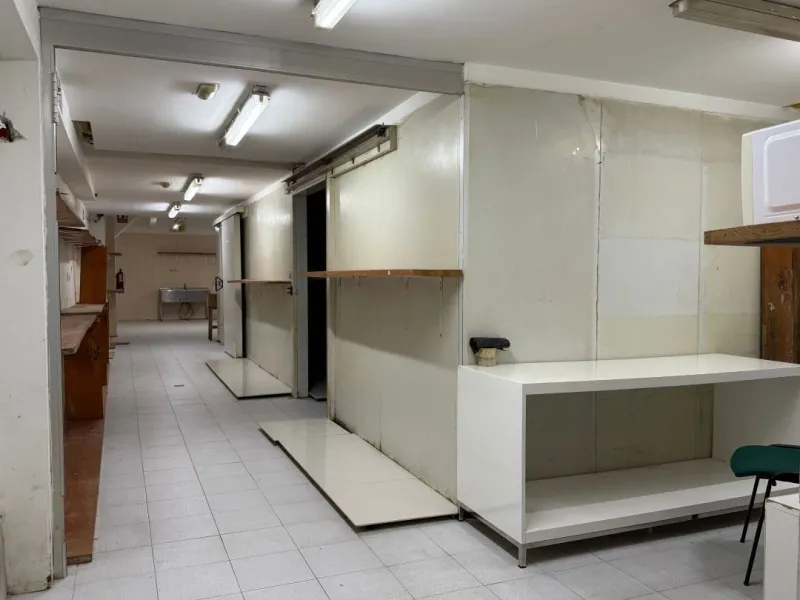 Gros, Plaza Cataluña. Muy comercial.