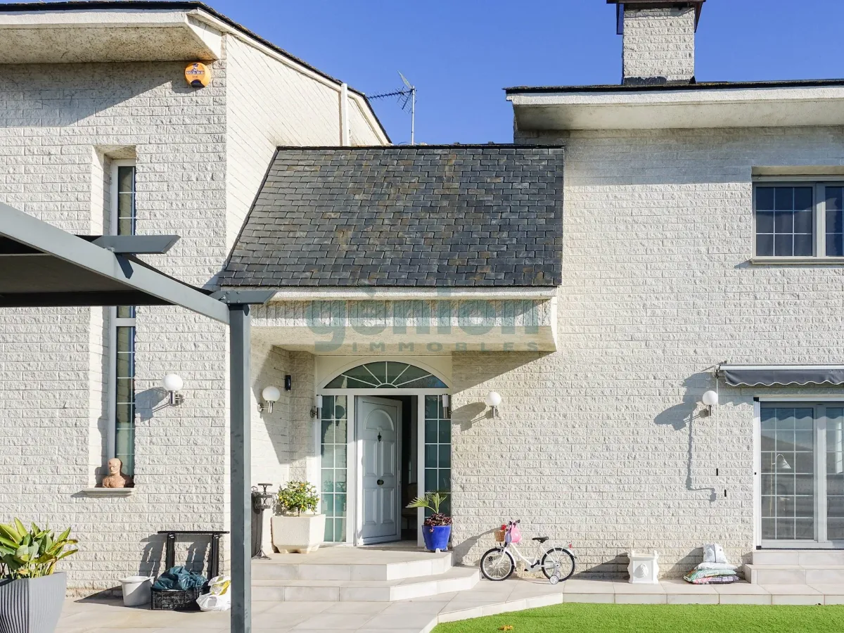 CASA CANTONERA A TORRES DE PALAU II. 601M² DE PARCEL.LA I 317M² CONSTRUITS