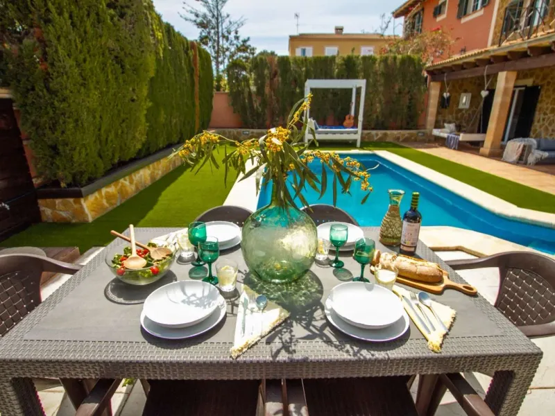 Chalet adosado en venta con piscina en Badia Gran