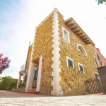 Chalet adosado en venta con piscina en Badia Gran 18