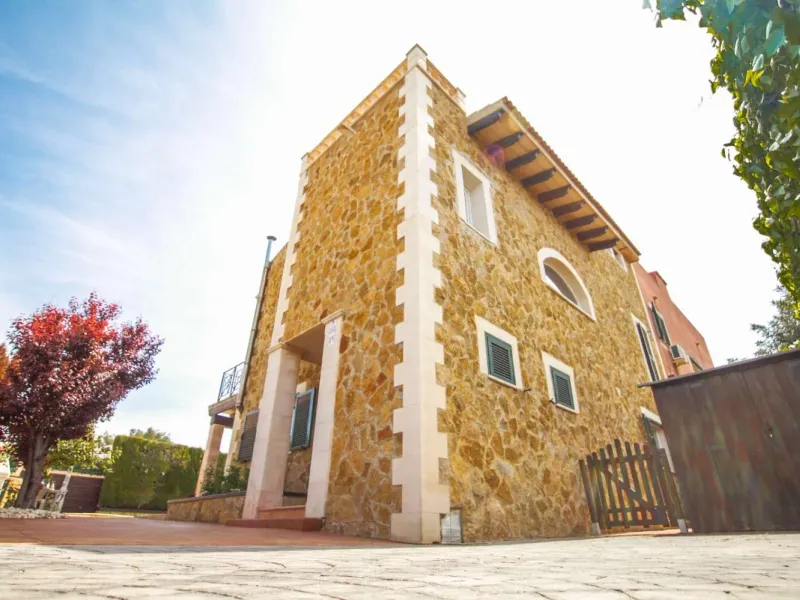 Chalet adosado en venta con piscina en Badia Gran