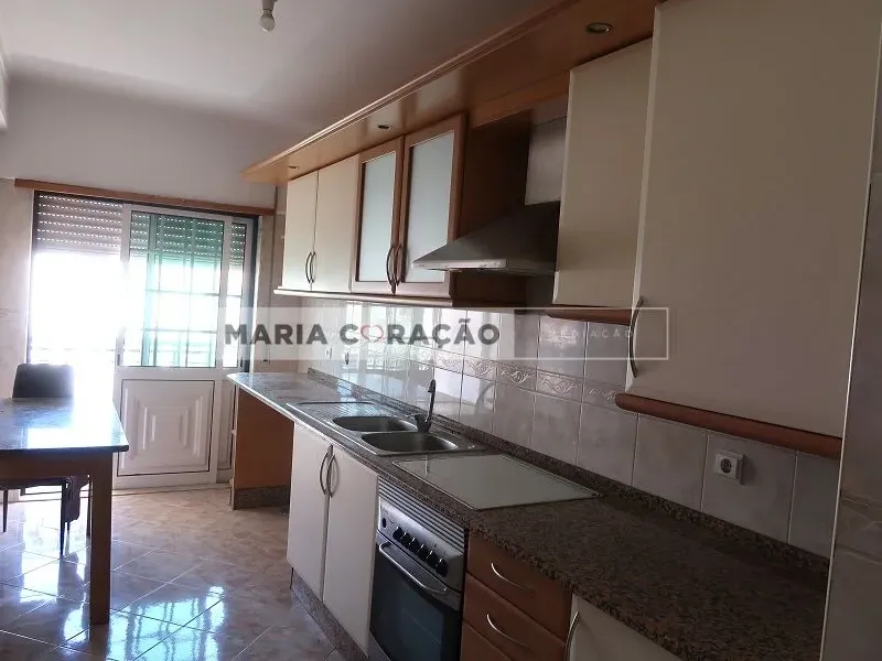Apartamento T3 com Arrecadação