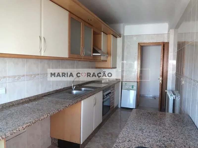 Apartamento T3 com Arrecadação