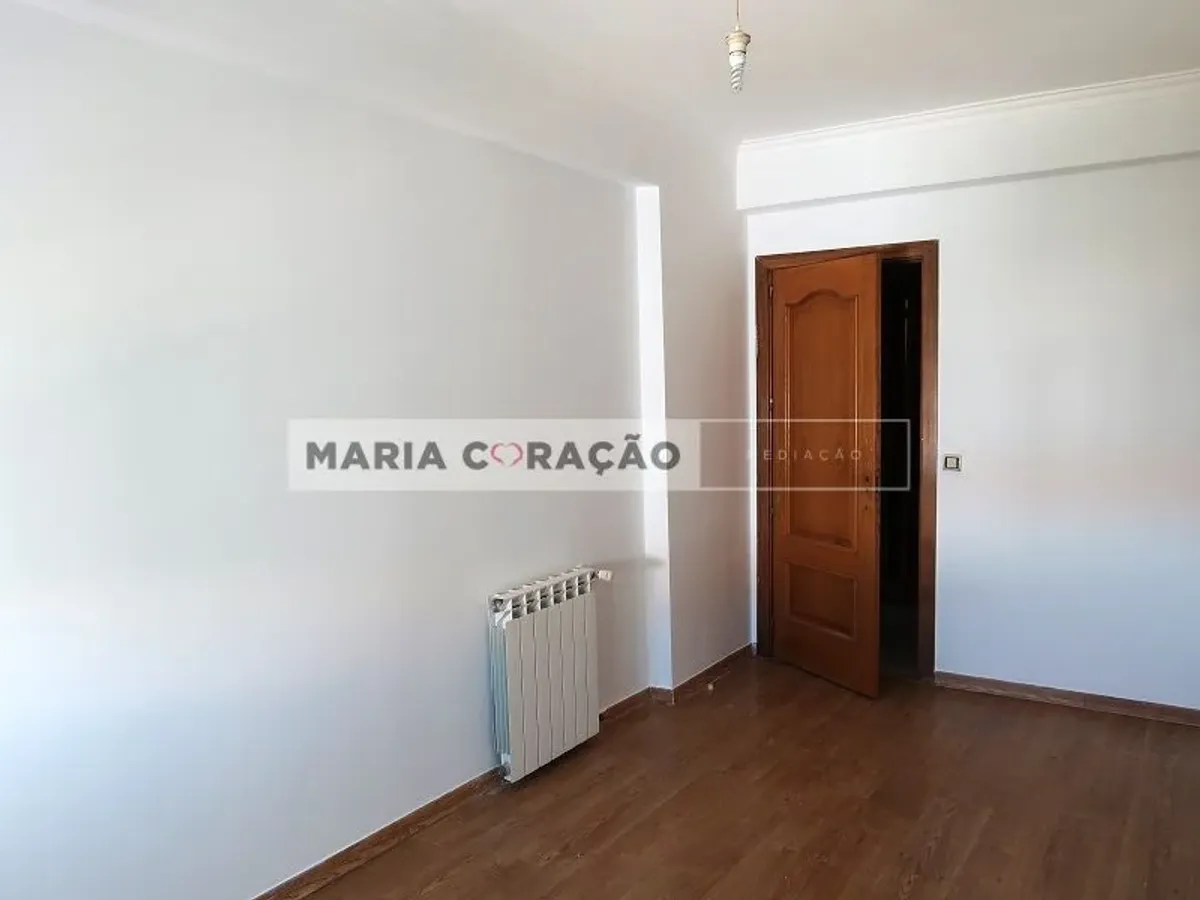 Apartamento T3 com Arrecadação