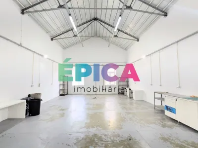 Armazém na rua do Açúcar Marvila