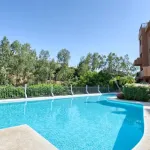 MIDDLE FLOOR APARTMENT 1