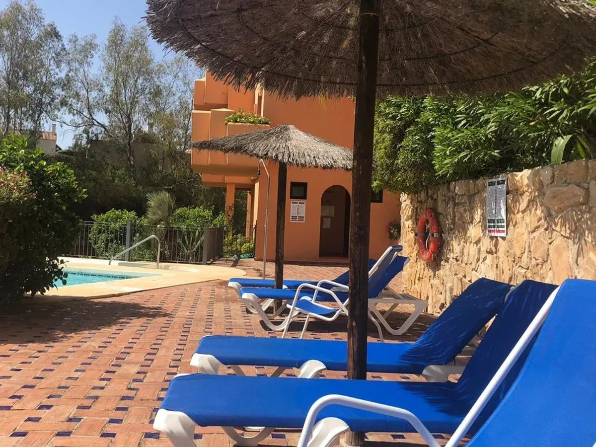 MIDDLE FLOOR APARTMENT