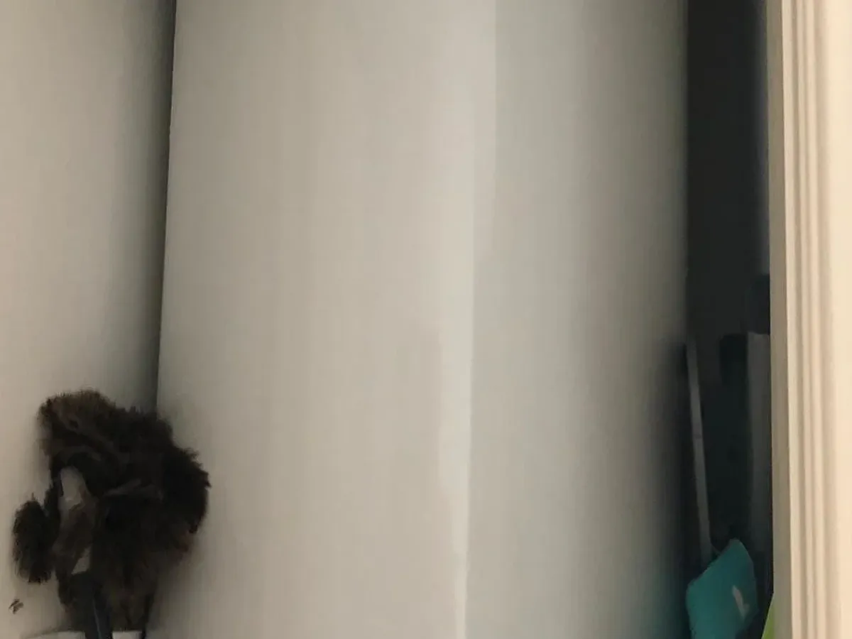 MIDDLE FLOOR APARTMENT