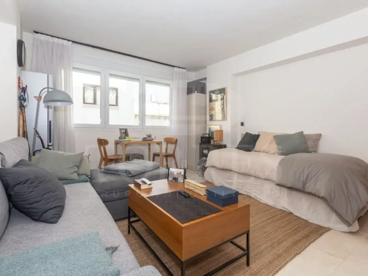 Estudio en Avd. España