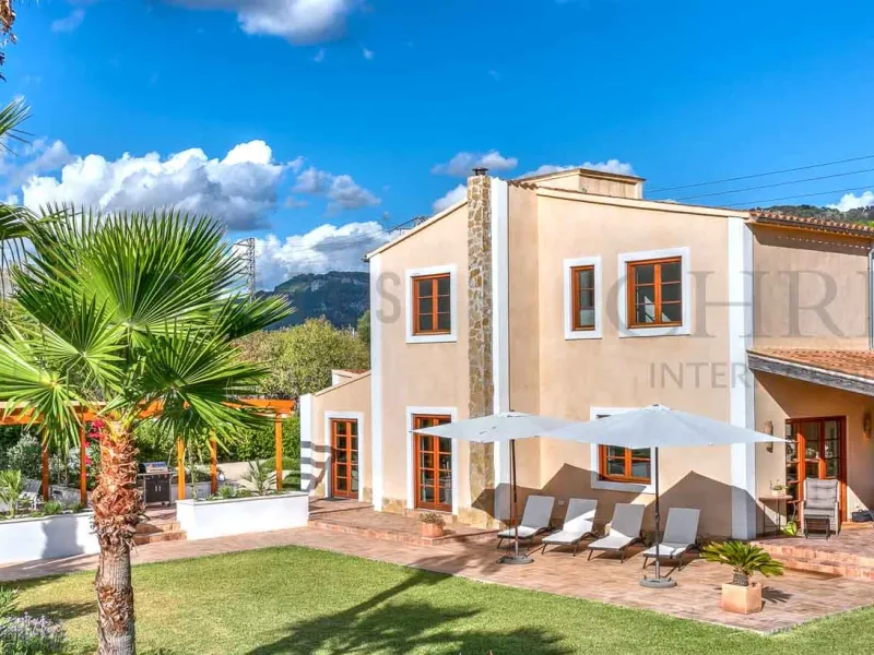 Finca in Port Andratx in Hafennähe mit schönem Garten komplett renoviert