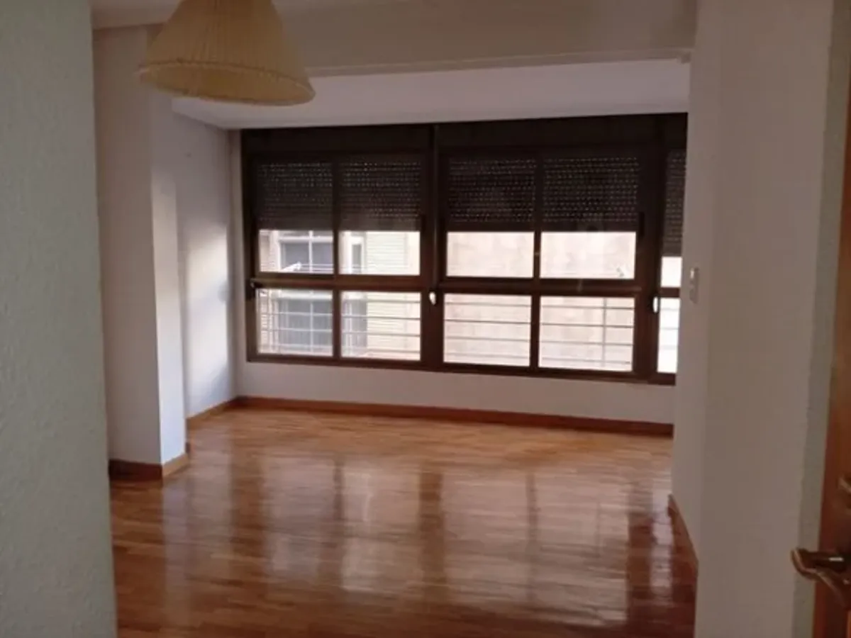 Piso en alquiler en Calle de Hernán Cortés