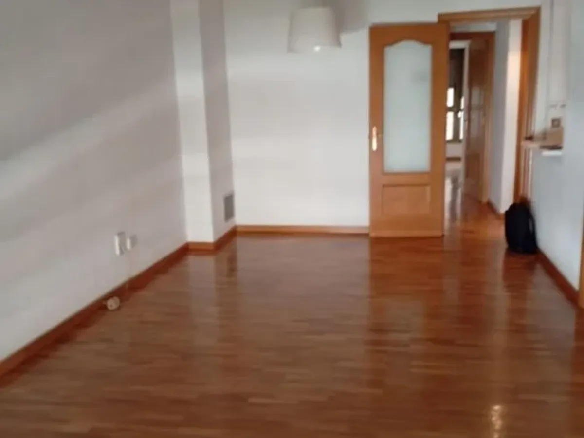 Piso en alquiler en Calle de Hernán Cortés