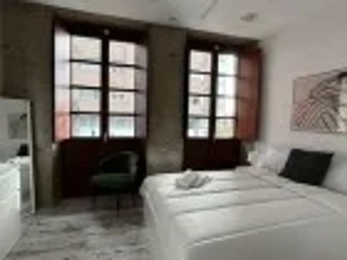 Apartamentos ROSALIA DE CASTRO > Ensanche