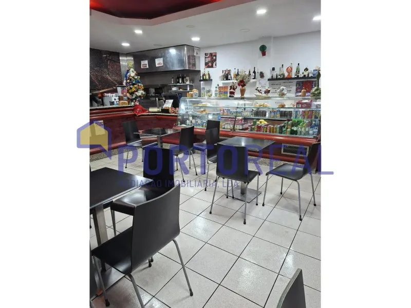 Trespasse Pastelaria em Fânzeres