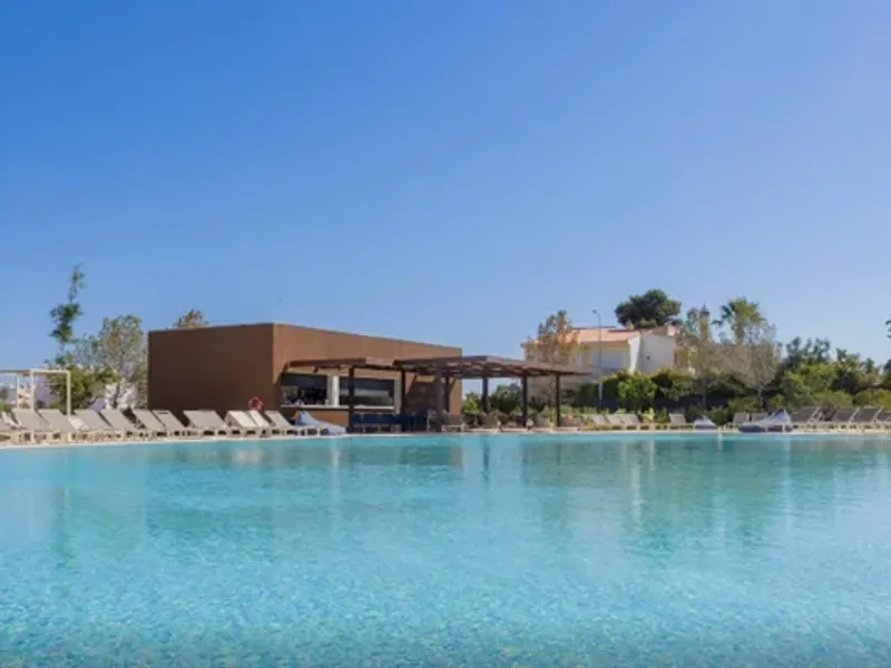 Luxury Apartment of Modern Elegance with Stunning Panoramic Ocean Views in Lagos – Algarve, For Sale!