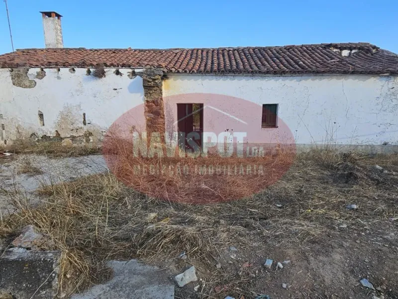 Ruina para recuperação em Casas Novas de Mares