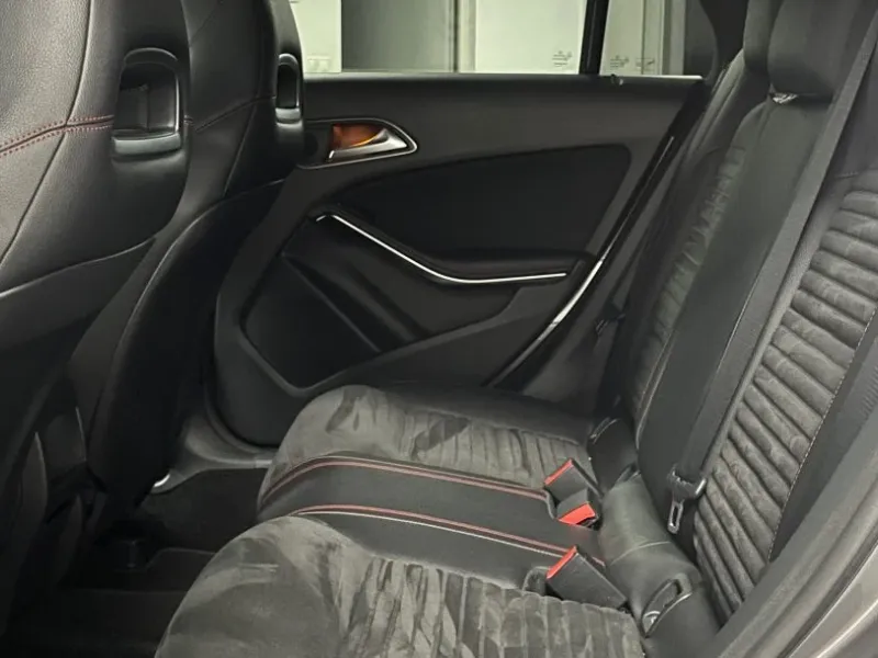 Mercedes-Benz CLA 180 Shooting Brake d 7G-DCT AMG Line