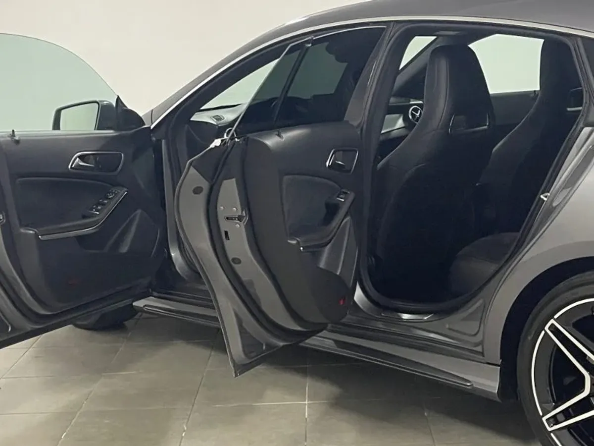 Mercedes-Benz CLA 180 Shooting Brake d 7G-DCT AMG Line