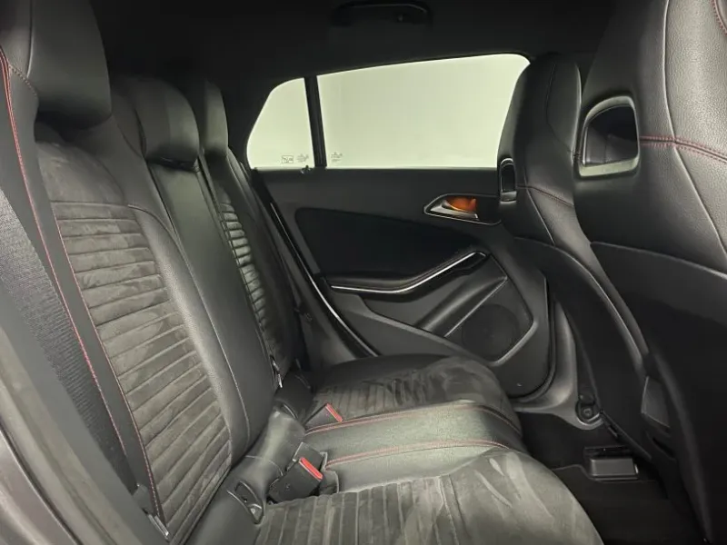 Mercedes-Benz CLA 180 Shooting Brake d 7G-DCT AMG Line