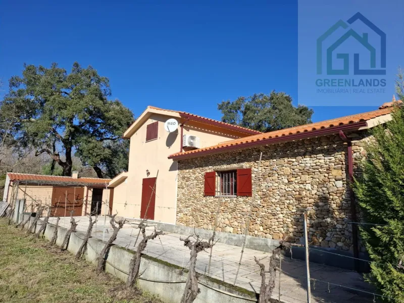 Quinta c/ casa Habitação em Sarzedo (cerca 6 mil m2)