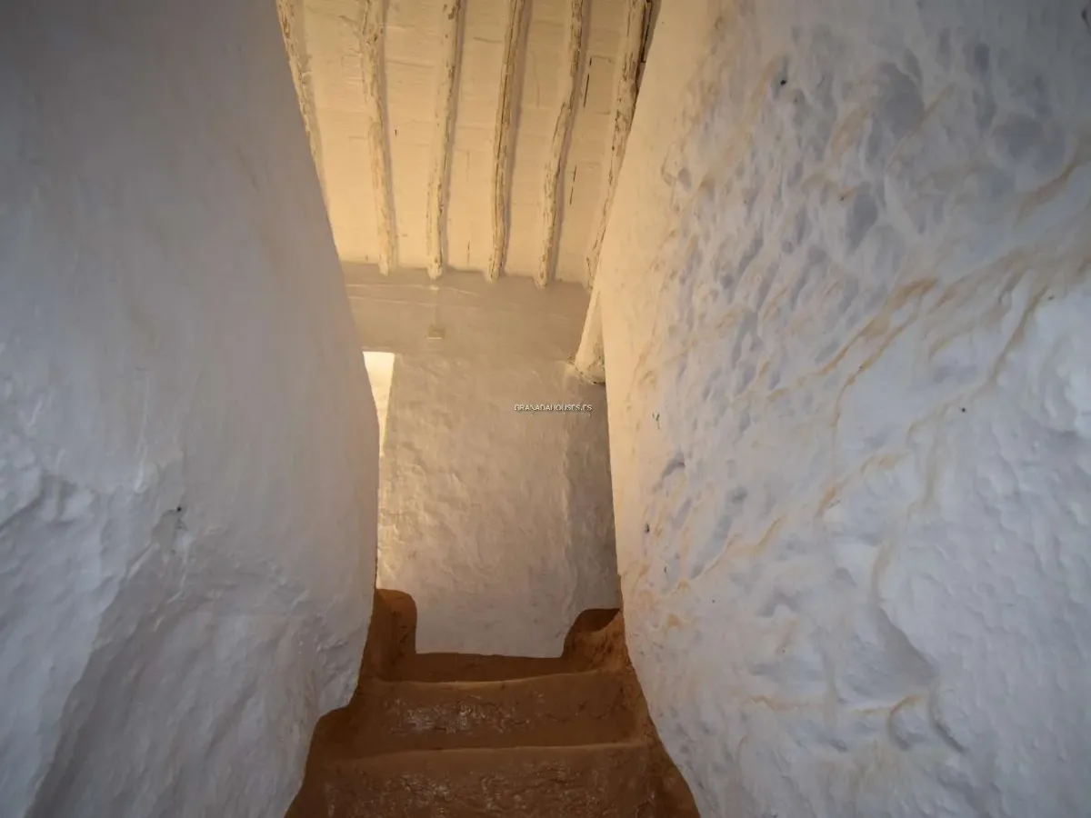 House for sale in Algarinejo