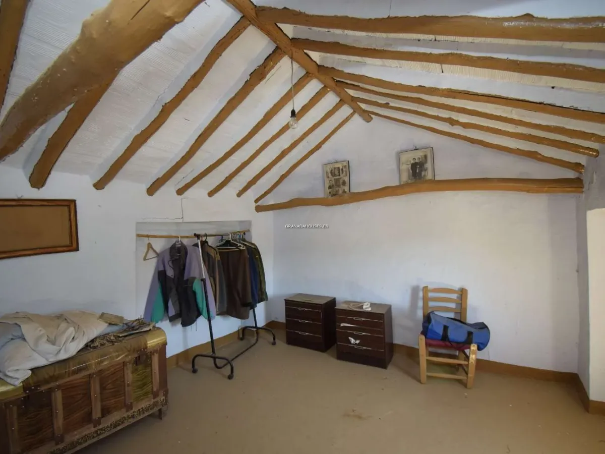 House for sale in Algarinejo