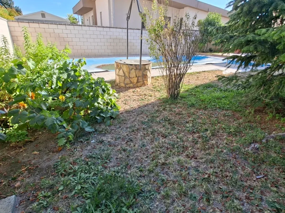 Bonito chalet independiente con piscina y garaje en Morales de Vino