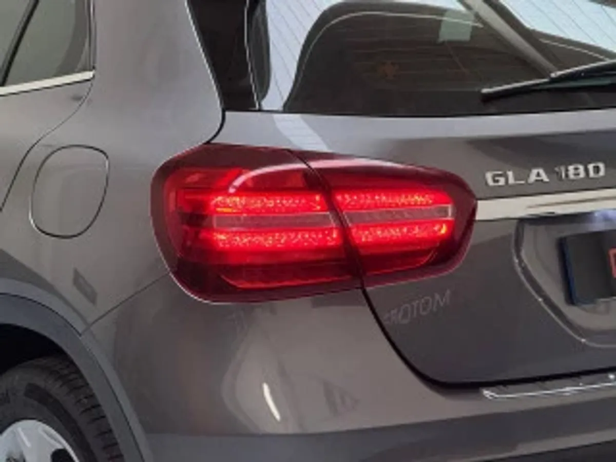 Mercedes-Benz Clase GLA GLA 180 AMG Line