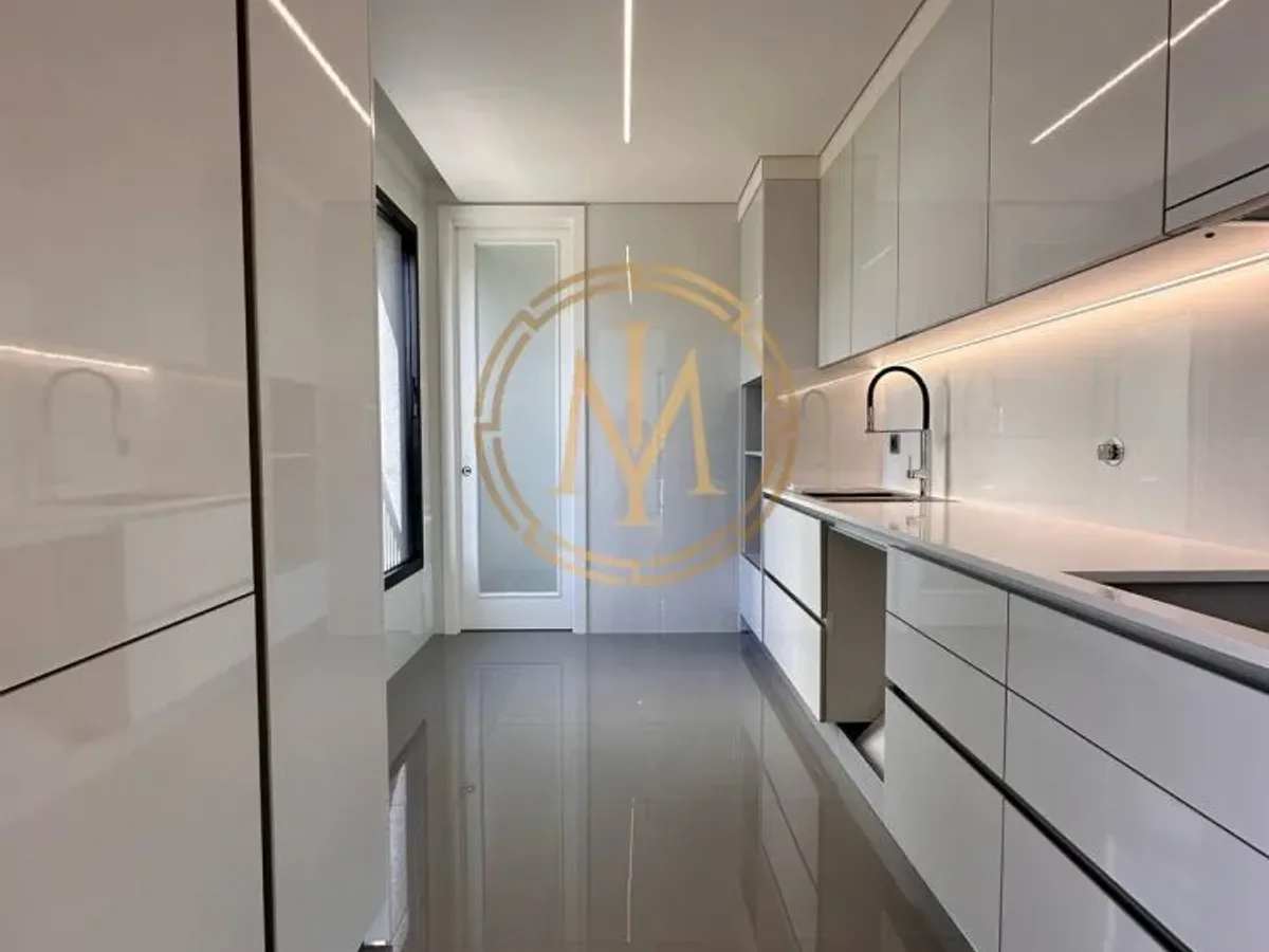 T3 com 2 lugares de garagem ao lado do Museu de Serralves